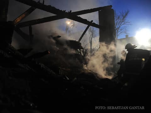 Požar kozolca 12.3.2009 Foto: PGD Postojna, Gantar S., Matičič T. – fotografija 24