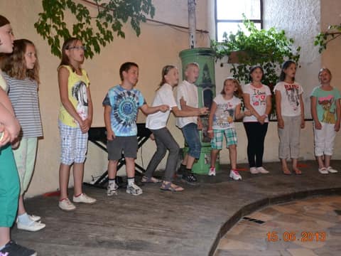 Ljubezenska zgodba skozi pesem – fotografija 8