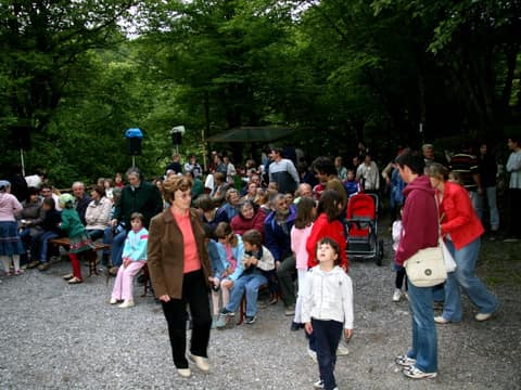 Ravbarjev večer 2006 (Kulturno umetniški Ravbarjev večer se je odvijal 10.6.2006, pred ter v Ravbarjevem stolpu. [foto: Miro Kolar]) – fotografija 13