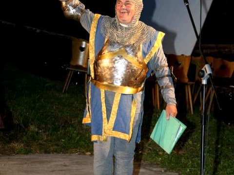 Ravbarjev večer 2006 (Kulturno umetniški Ravbarjev večer se je odvijal 10.6.2006, pred ter v Ravbarjevem stolpu. [foto: Miro Kolar]) – fotografija 15